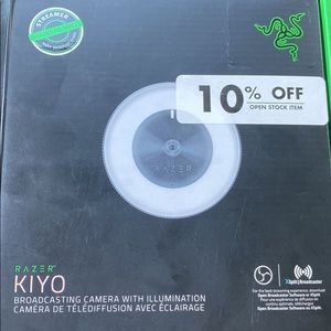 Razor kiyo -streaming camera with illuminated lighting